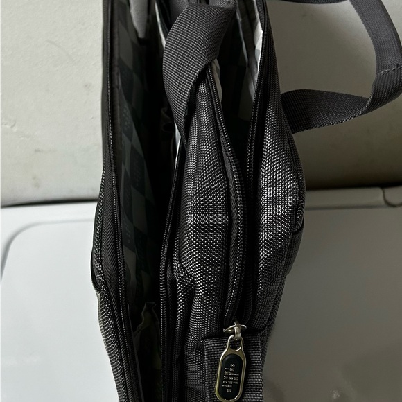 Sharper Image cross body laptop bag - Picture 5 of 5